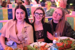 28Lieschen-Mueller-Cirque-du-burlesque-Berlin-cocktailbar-am-Alexanderplatz-2026