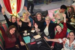 6-Maedelsabend-mit-burlesque-show-und-cocktails-unterm-fernsehturm-lieschen-mueller-2026