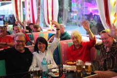 Dein-Moment-in-Berlin-Bestes-Erlebnis-in-der-Burlesque-Bar-und-Erlebnis-Restaurant-Lieschen-Mueller-im-Fernsehturm-Alexanderplatz
