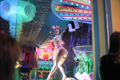 Best-Cirque-du-Burlesque-Bar-Berlin-Lieschen-Mueller-Eventlocation-im-TV-Tower-Alexanderplatz-fuer-Weihnachtsfeier-Firmen-und-Gruppen-2026