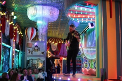 Beste-Eventlocations-Berlin-in-der-Burlesque-Bar-und-Erlebnis-Restaurant-Lieschen-Mueller-im-Fernsehturm-Alexanderplatz