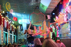 Cirque-du-Burlesque-bestes-Erlebnis-Berlin-Lieschen-Mueller-Bar-Restaurant-Eventlocation-Fernsehturm-Alexanderplatz-januar-2026-2