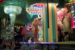 Cirque-du-Burlesque-bestes-Erlebnis-Berlin-Lieschen-Mueller-Bar-Restaurant-Eventlocation-Fernsehturm-Alexanderplatz-januar-2026-21