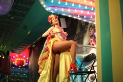 Cirque-du-Burlesque-bestes-Erlebnis-Berlin-Lieschen-Mueller-Bar-Restaurant-Eventlocation-Fernsehturm-Alexanderplatz-januar-2026-22