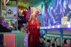 Cirque-du-Burlesque-bestes-Erlebnis-Berlin-Lieschen-Mueller-Bar-Restaurant-Eventlocation-Fernsehturm-Alexanderplatz-januar-2026-25