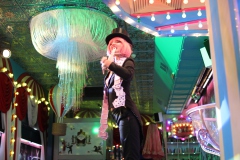 Angesagte-Burlesque-Bar-Berlin-Lieschen-Mueller-Cirque-du-Burlesque-Fernsehturm-Alexanderplatz-2026