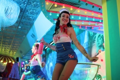 angesagte-Junggesellenabschied-Idee-Burlesque-Bar-Berlin-Lieschen-Mueller-im-Fernsehturm-am-Alexanderplatz-2026