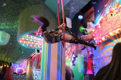 beste-Attraktion-und-Burlesque-Bar-Berlin-Alexanderplatz-Erlebnis-Restaurant-Lieschen-Mueller-mit-Cirque-du-burlesque-Show-in-Berlin-unter-dem-Fernsehturm-Juni-2026