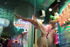 beste-Bar-Berlin-Lieschen-Mueller-Erlebnis-Restaurant-mit-Cirque-du-Burlesque-unter-dem-Fernsehturm-Alexanderplatz