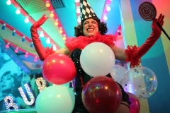 Angesagte-Burlesque-Bar-fuer-weihnachtsfeiern-in-Berlin-Lieschen-Mueller-Cirque-du-Burlesque-Fernsehturm-Alexanderplatz-2026