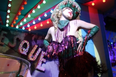 Best-Cirque-du-Burlesque-Bar-Berlin-Lieschen-Mueller-Eventlocation-im-TV-Tower-Alexanderplatz-fuer-Weihnachtsfeier-Firmen-und-Gruppen-2026
