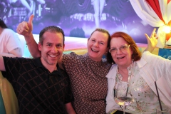 Beste-Bar-Alexanderplatz-Berlin-Burlesque-Bar-und-Erlebnis-Restaurant-Lieschen-Mueller-mit-Cirque-du-burlesque-Show-unter-dem-Fernsehturm