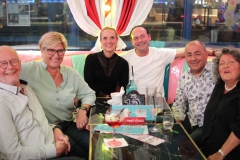 beste-Burlesque-Bar-Berlin-Alexanderplatz-Erlebnis-Restaurant-Lieschen-Mueller-mit-Cirque-du-burlesque-Show-in-Berlin-unter-dem-Fernsehturm-2026