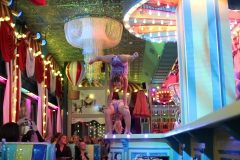 Lieschen-Mueller-Burlesque-Bar-Berlin-Erlebnis-Restaurant-und-Eventlocation-im-Fernsehturm-15