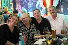 Lieschen-Mueller-Burlesque-Bar-Berlin-Erlebnis-Restaurant-und-Eventlocation-im-Fernsehturm-20