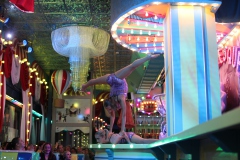 Lieschen-Mueller-Burlesque-Bar-Berlin-Erlebnis-Restaurant-und-Eventlocation-im-Fernsehturm-27