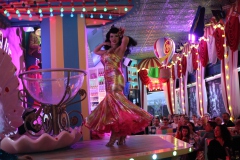 Beste-Bar-Alexanderplatz-Berlin-Burlesque-Bar-und-Erlebnis-Restaurant-Lieschen-Mueller-mit-Cirque-du-burlesque-Show-unter-dem-Fernsehturm