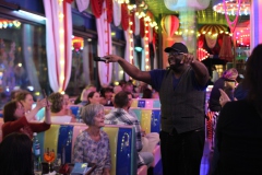 beste-Bar-und-Erlebnis-Restaurant-Lieschen-Mueller-mit-Cirque-du-burlesque-Show-in-Berlin-unter-dem-Fernsehturm-Alexanderplatz-2026