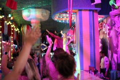 Top-Idee-fuer-deine-Weihnachtsfeier-in-Berlin-Lieschen-Mueller-Bar-und-Cirque-du-Burlesque-Fernsehturm-Alexanderplatz-2026