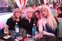 beste-idee-fuer-deinen-Maedelsabend-Burlesque-Bar-und-Erlebnis-Restaurant-Lieschen-Mueller-mit-Cirque-du-burlesque-Show-in-Berlin-unter-dem-Fernsehturm-Alexanderplatz-2026-3