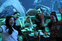 bestes-Dinner-night-Idee-Berlin-Burlesque-Bar-Alexanderplatz-Erlebnis-Restaurant-Lieschen-Mueller-mit-Cirque-du-burlesque-Show-in-Berlin-unter-dem-Fernsehturm-2026
