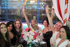 Best-Burlesque-Berlin-Lieschen-Mueller-Bar-fuer-Weihnachtsfeier-TV-Tower-Alexanderplatz-fuer-Weihnachtsfeier-Firmen-und-Gruppen-2026