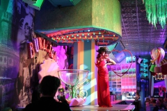 beste-Bar-und-Erlebnis-Restaurant-Lieschen-Mueller-mit-Cirque-du-burlesque-Show-in-Berlin-unter-dem-Fernsehturm-Alexanderplatz-2026