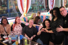 Lieschen-Mueller-Cirque-du-burlesque-Berlin-cocktailbar-am-Alexanderplatz-2026-3