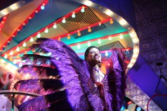 alles-in-einem-Garantie-fuer-deine-Weihnachtsfeier-Lieschen-Mueller-Bar-und-Cirque-du-Burlesque-Fernsehturm-Alexanderplatz-2026