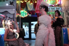 beste-Bar-und-Erlebnis-Restaurant-Lieschen-Mueller-mit-Cirque-du-burlesque-Show-in-Berlin-unter-dem-Fernsehturm-Alexanderplatz-2026