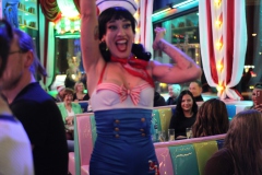 Lieschen-Mueller-Bar-Cirque-du-Burlesque-bestes-Erlebnis-Restaurant-Eventlocation-Berlin-Fernsehturm-7