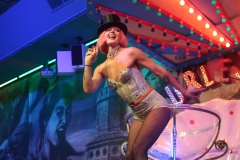 Lieschen-Mueller-Burlesque-Bar-Berlin-Erlebnis-Restaurant-Berlin-Fernsehturm-Bestes-Weihnachtsgeschenk