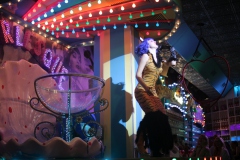 beste-Burlesque-Bar-Berlin-Alexanderplatz-Erlebnis-Restaurant-Lieschen-Mueller-mit-Cirque-du-burlesque-Show-in-Berlin-unter-dem-Fernsehturm-2026