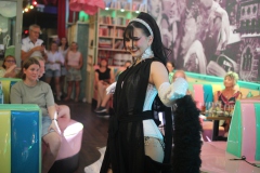 beste-weggehen-Idee-Berlin-Burlesque-Bar-Alexanderplatz-Erlebnis-Restaurant-Lieschen-Mueller-mit-Cirque-du-burlesque-Show-in-Berlin-unter-dem-Fernsehturm-2026