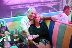 Beste-Idee-fuer-Paare-in-Berlin-Lieschen-Mueller-Burlesque-Bar-Berlin-Erlebnis-Restaurant-und-Eventlocation-im-Fernsehturm