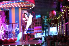 beste-Bar-Idee-fuer-deinen-Top-Abend-in-Berlin-Lieschen-Mueller-Burlesque-Bar-Berlin-Erlebnis-Restaurant-und-Eventlocation-im-Fernsehturm