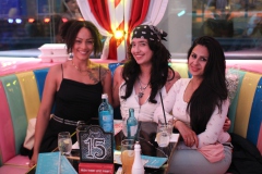 beste-Idee-fuer-deine-Party-Girlsnight-Burlesque-Bar-und-Erlebnis-Restaurant-Lieschen-Mueller-mit-Cirque-du-burlesque-Show-in-Berlin-unter-dem-Fernsehturm-Alexanderplatz-2026