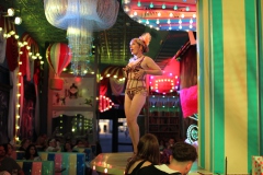 beste-Idee-in-Berlin-und-Gruppen-Abend-Lieschen-Mueller-Bar-und-Cirque-du-Burlesque-Fernsehturm-Alexanderplatz-2026