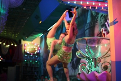 deine-beste-Bar-Idee-fuer-deinen-Top-Abend-in-Berlin-Lieschen-Mueller-Burlesque-Bar-Berlin-Erlebnis-Restaurant-und-Eventlocation-im-Fernsehturm