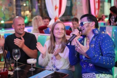 Lieschen-Mueller-Burlesque-Bar-Berlin-Erlebnis-Restaurant-Berlin-Fernsehturm-Bestes-Weihnachtsgeschenk-1