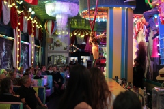 Lieschen-Mueller-Burlesque-Bar-Berlin-Erlebnis-Restaurant-Berlin-Fernsehturm-Bestes-Weihnachtsgeschenk-3