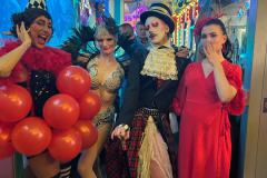 Lieschen-Mueller-Burlesque-Bar-Berlin-Erlebnis-Restaurant-Berlin-Fernsehturm-Bestes-Weihnachtsgeschenk-31