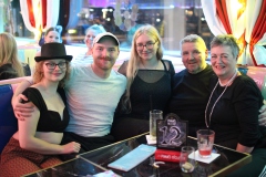 ieschen-Mueller-Burlesque-Bar-Berlin-Erlebnis-Restaurant-Berlin-Fernsehturm-Bestes-Weihnachtsgeschenk-13