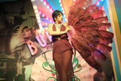 ieschen-Mueller-Burlesque-Bar-Berlin-Erlebnis-Restaurant-Berlin-Fernsehturm-Bestes-Weihnachtsgeschenk-3