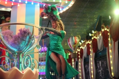 ieschen-Mueller-Burlesque-Bar-Berlin-Erlebnis-Restaurant-Berlin-Fernsehturm-Bestes-Weihnachtsgeschenk-31