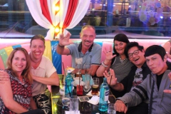 Beste-Unterhaltung-Berlin-Burlesquebar-Lieschen-Mueller-Erlebnis-Restaurant-und-Eventlocation-im-Fernsehturm