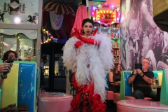 Lieschen-Mueller-Burlesque-Bar-Berlin-Erlebnis-Restaurant-Berlin-Fernsehturm-Bestes-Geburtstags-Erlebnis