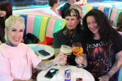 beste-Idee-fuer-deine-Party-Girlsnight-Burlesque-Bar-und-Erlebnis-Restaurant-Lieschen-Mueller-mit-Cirque-du-burlesque-Show-in-Berlin-unter-dem-Fernsehturm-Alexanderplatz-2026