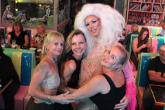 beste-Idee-fuer-deinen-Top-Abend-in-Berlin-Lieschen-Mueller-Burlesque-Bar-Berlin-Erlebnis-Restaurant-und-Eventlocation-im-Fernsehturm