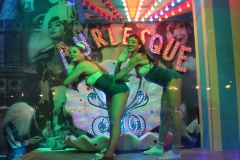 beste-idee-fuer-Maedelsabend-Burlesque-Bar-und-Erlebnis-Restaurant-Lieschen-Mueller-mit-Cirque-du-burlesque-Show-in-Berlin-unter-dem-Fernsehturm-Alexanderplatz-2026